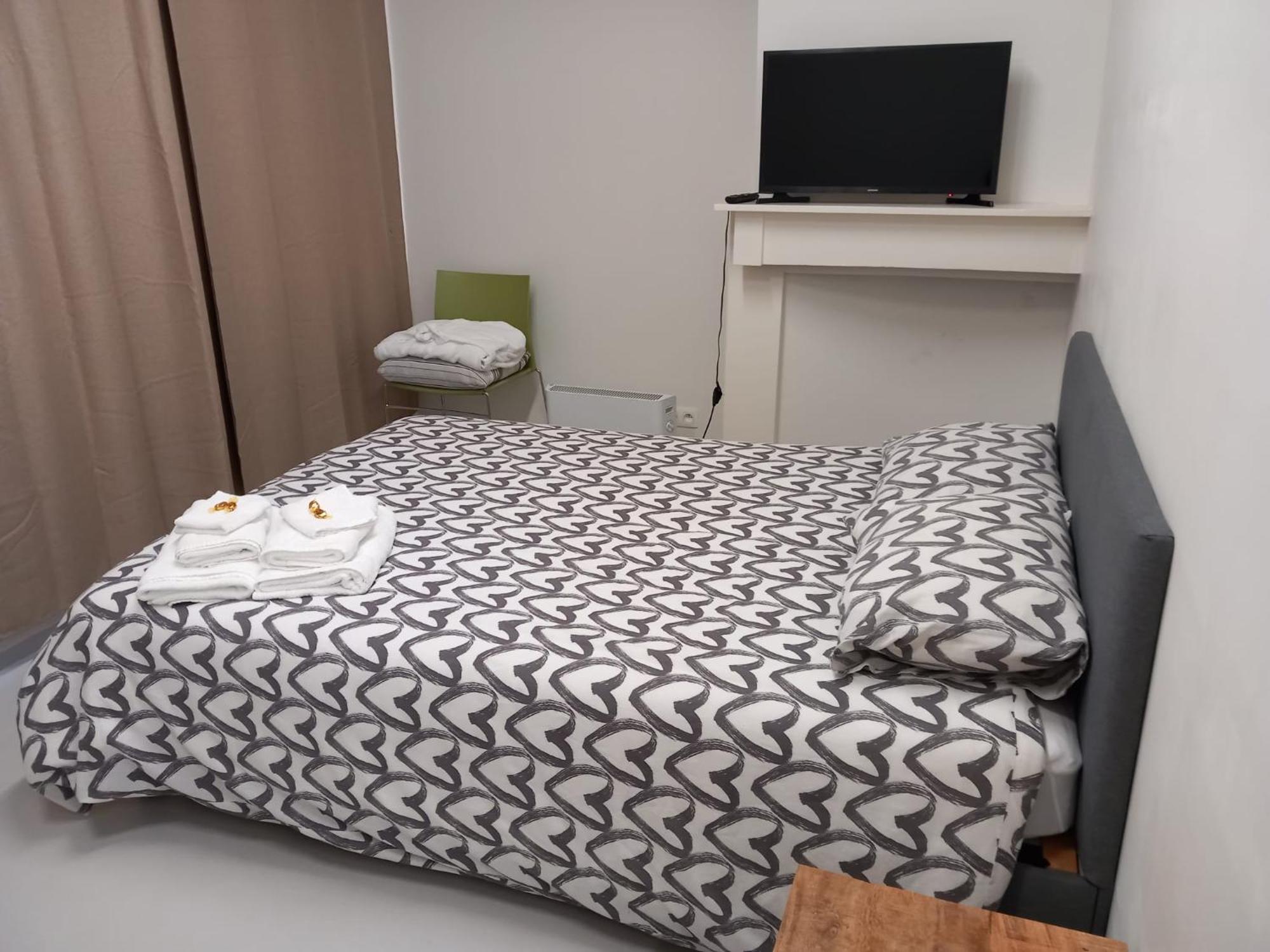Chez Jean-Claude Bed & Breakfast Вавр Екстериор снимка
